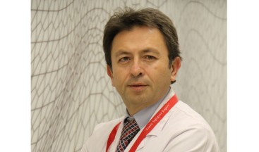Prof. Dr. Dağdeviren: Kalbe 3 boyutlu müdahale hata payını azaltıyor