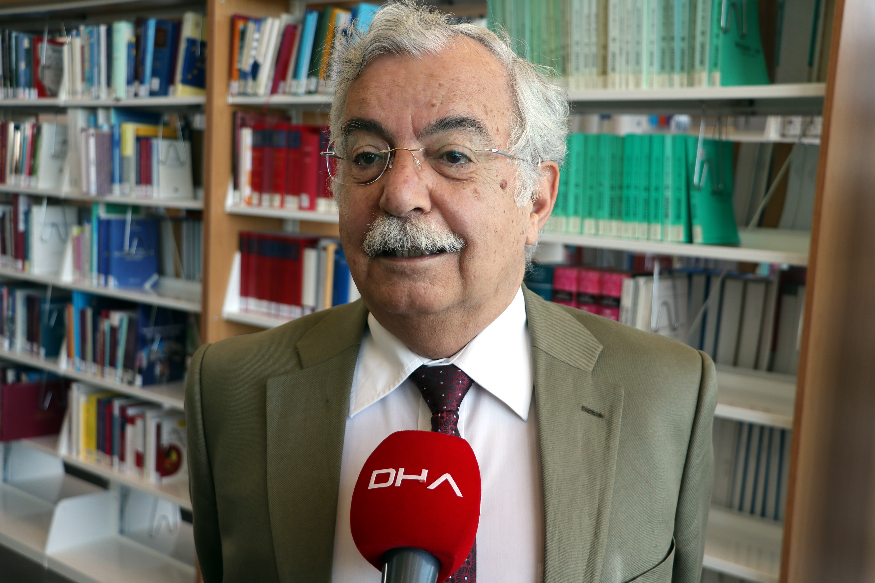 Prof. Dr. Gürel: Türkiye’nin dengeli dış politika izlemesi yararlı olacaktır