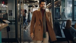 Burak Özçivit kamera karşısında