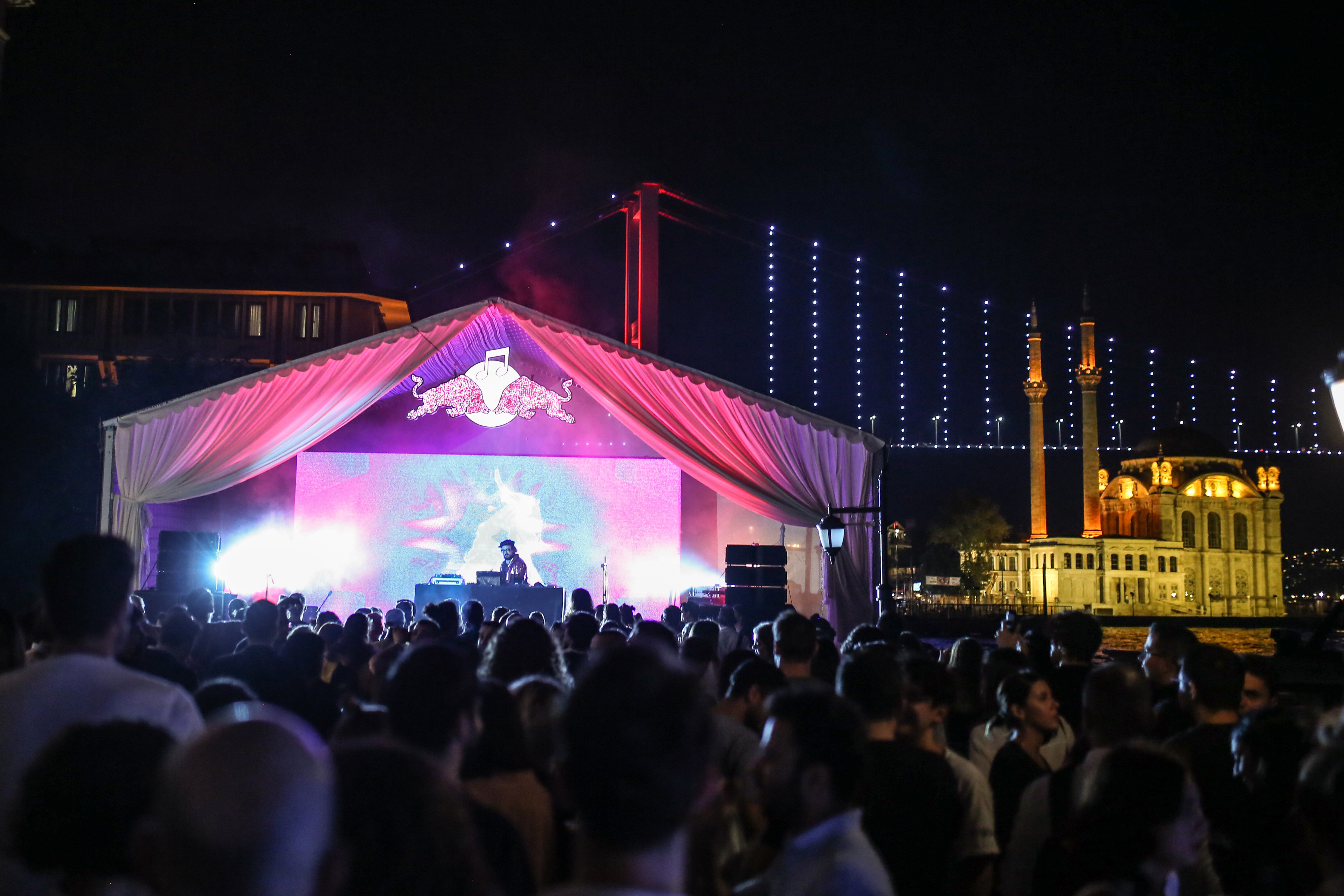 Red Bull Music Festival İstanbul’u müzikle ele geçirdi