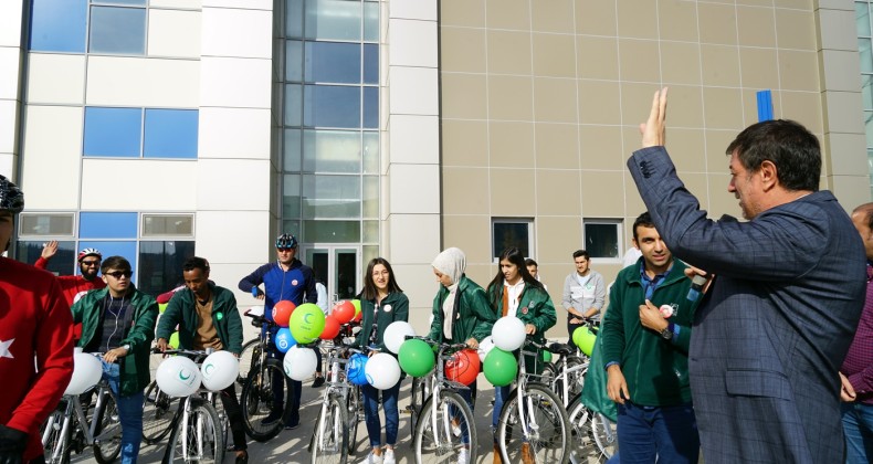 Öğrenciler sağlık için pedalladı