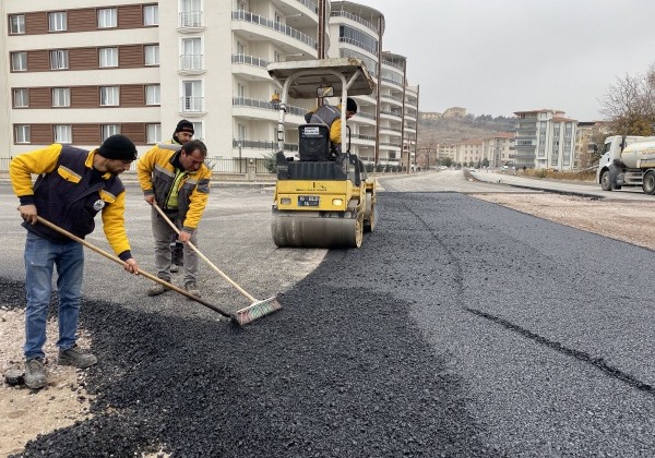 Belediyeden Yeni Yerleşim Bölgelerine Asfalt Hizmeti