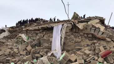 İran’daki deprem Van’ı vurdu! Ölü sayısı 9’a yükseldi