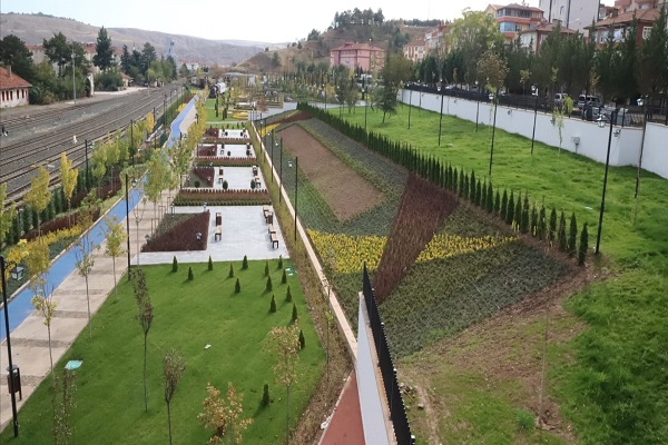 Park ve Bahçeler Müdürlüğü Sıkı Çalıştı