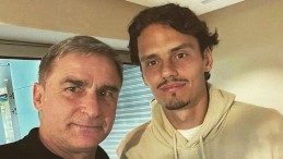 A Milli Takım Teknik Direktörü Stefan Kutnz İspanya’da Enes Ünal ile bir araya geldi!