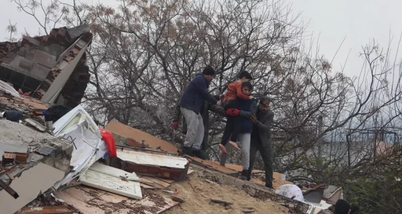 Bakanlık, yakınlarına ulaşılamayan çocuklar için çağrı merkezi kurdu