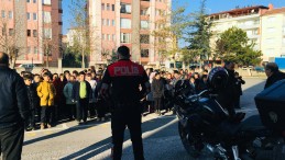 Çankırı Polisi okullarda öğrencilere polislik mesleğini tanıttı