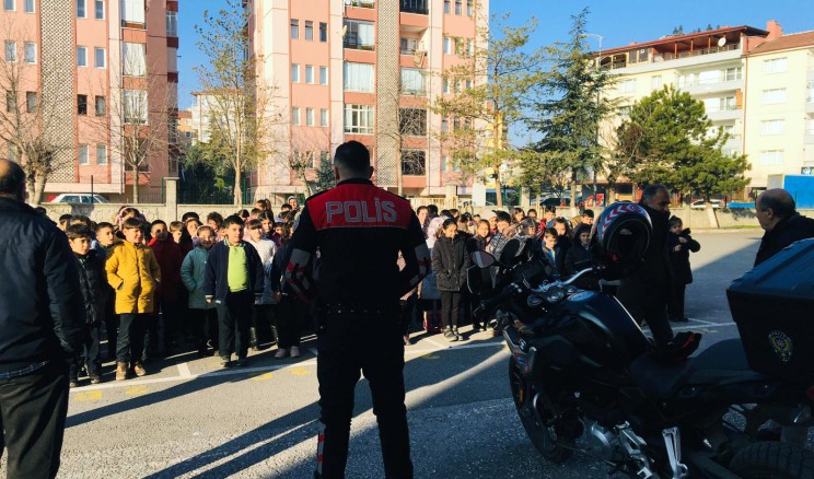 Çankırı Polisi okullarda öğrencilere polislik mesleğini tanıttı