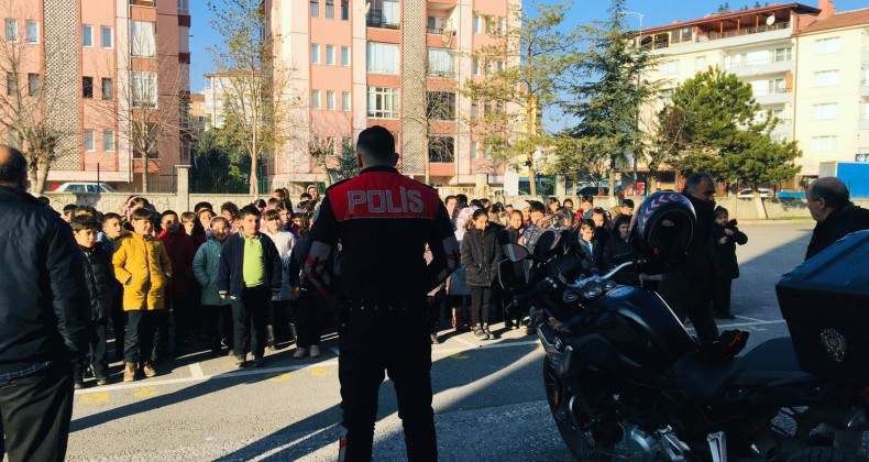 Çankırı Polisi okullarda öğrencilere polislik mesleğini tanıttı