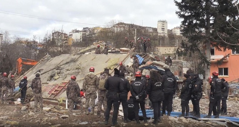 Tunceli’de Jandarma ve Polis, afetlerde hayat kurtarmak için eğitim alıyor