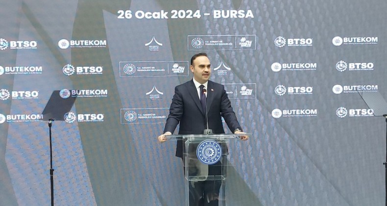 Bakan Kacır, Bursa’da ilk Türk astronot ile canlı bağlantı kurdu
