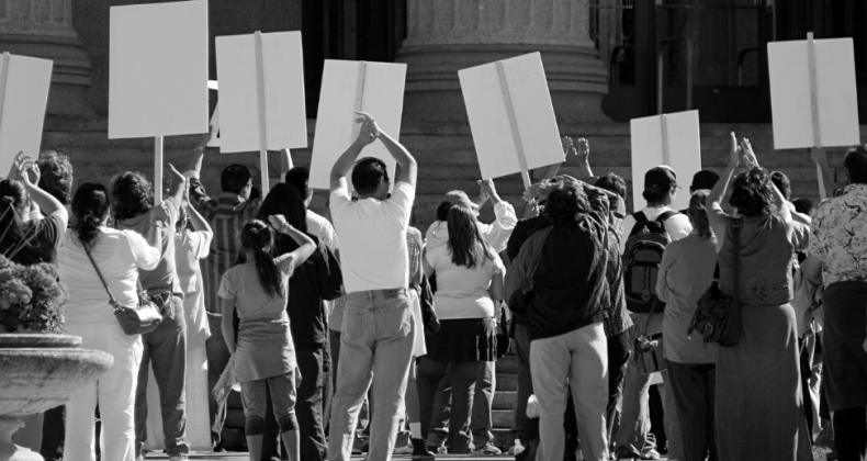 Bürükselli çiftçiler, AB kurumları önünde protesto düzenledi