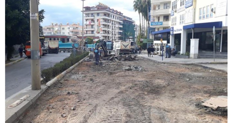 BAŞKENT KAVŞAĞI İLE YUNUS EMRE CADDESİ ARASI YENİLENİYOR