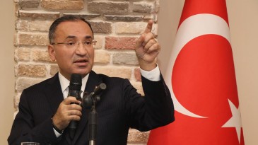 Bozdağ, Urfa’da, “Bakanlar cebi dolu geliyor”