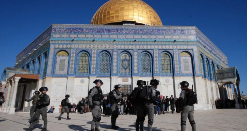 İsrail, Mescid-i Aksa’ya belirli sayıda Müslüman’ın girmesine izin verecek