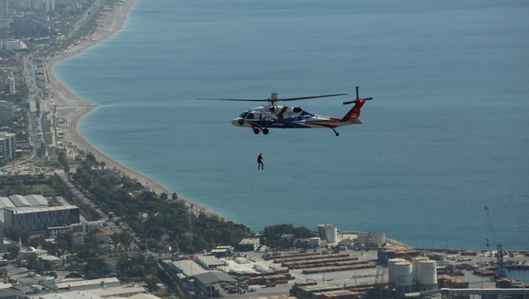 Teleferikte mahsur kalan 174 kişi kurtarıldı