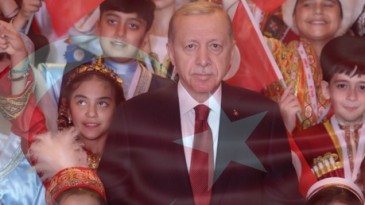 Erdoğan Beştepe’de “Türk Dünyası Çocuklarını” ağırladı