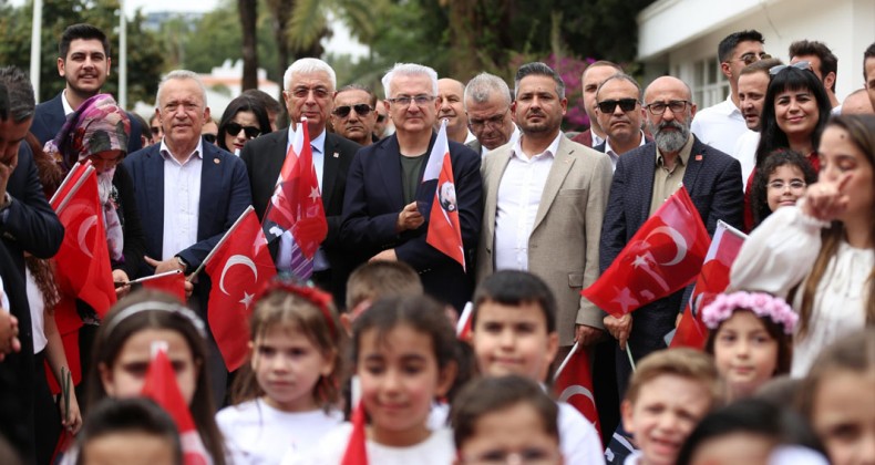 Kepez Belediyesi, 23 Nisan Ulusal Egemenlik ve Çocuk Bayramı’nı muhteşem etkinliklerle kutladı