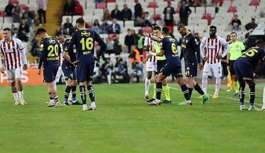 Sivasspor-Fenerbahçe maçının VAR kayıtları yayınlandı