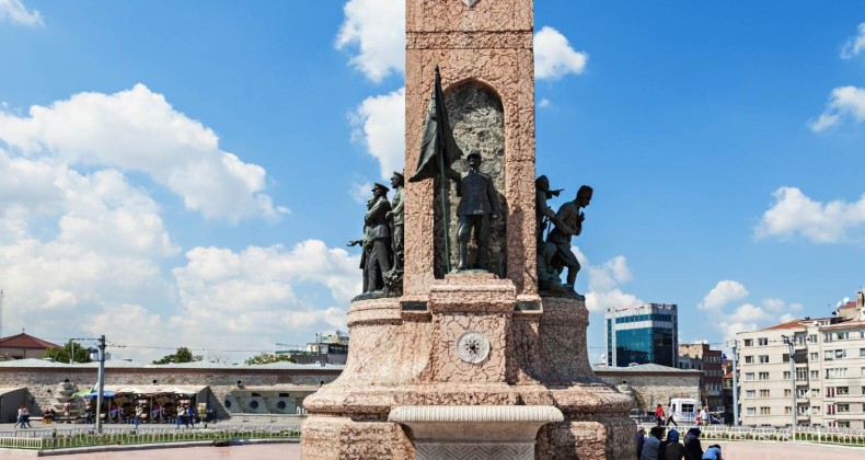 Polis Taksim Meydanı’nda önlem aldı – Birlik Haber Ajansı- Türkiye’nin Haber Ağı