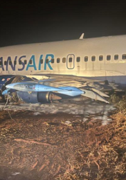 Senegal’de yolcu uçağı pistten çıktı