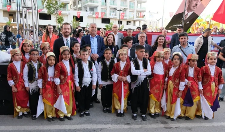 Ceyhan İsmet İnönü Kent Meydanı açıldı – Birlik Haber Ajansı