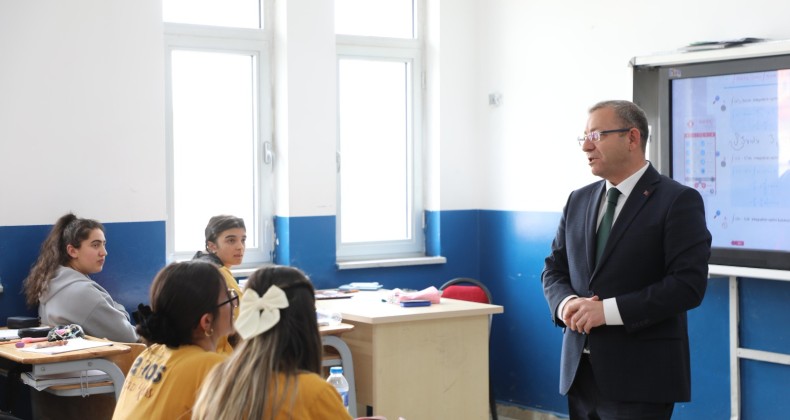 Vali Polat’ın okul ziyaretleri geleneği devam ediyor – Birlik Haber Ajansı