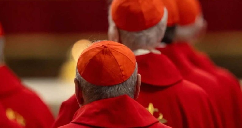 Katolik dünyasında yeni dönem! Beyaz duman yükseldi, 267. Papa seçildi – Birlik Haber Ajansı