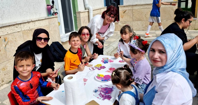 Öğrenciler, anneler günü hediyelerini anneleriyle birlikte hazırladılar – Birlik Haber Ajansı
