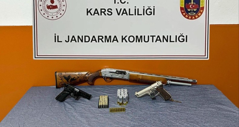 Kars’ta yasa dışı ruhsatsız silahlar ele geçirildi – Birlik Haber Ajansı