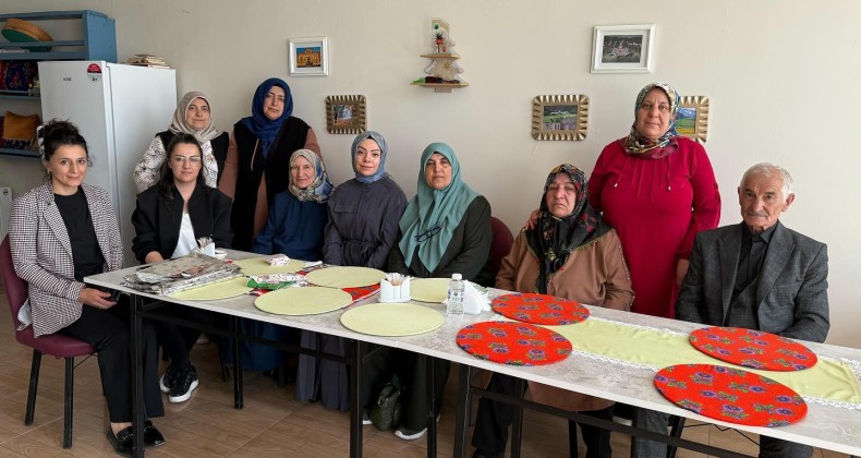 Kaymakam Enis Aslantatar’ın eşinden şehit ailelerine Anneler Günü ziyareti – Birlik Haber Ajansı