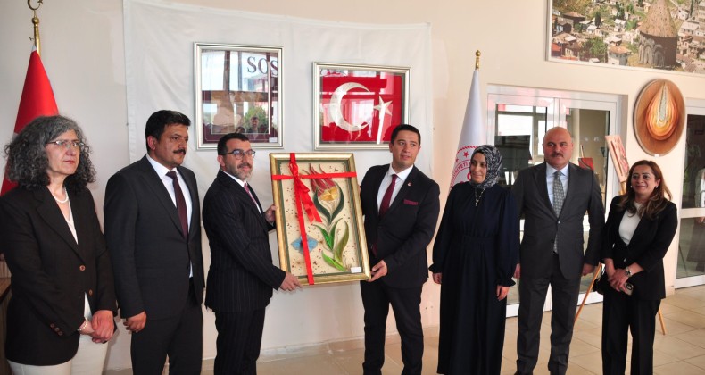 Kars’ta yurt öğrencilerinin el emeği göz nuru ürünleri büyük ilgi gördü – Birlik Haber Ajansı