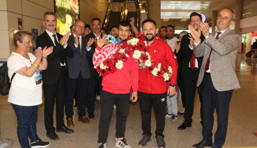 Dünya Şampiyonu Ramazan Efe Yılmaz’a Coşkulu Karşılama!