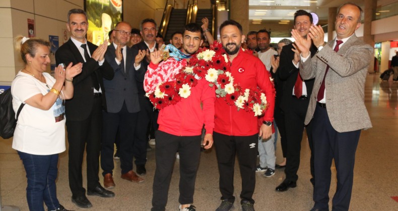 Dünya Şampiyonu Ramazan Efe Yılmaz’a Coşkulu Karşılama!