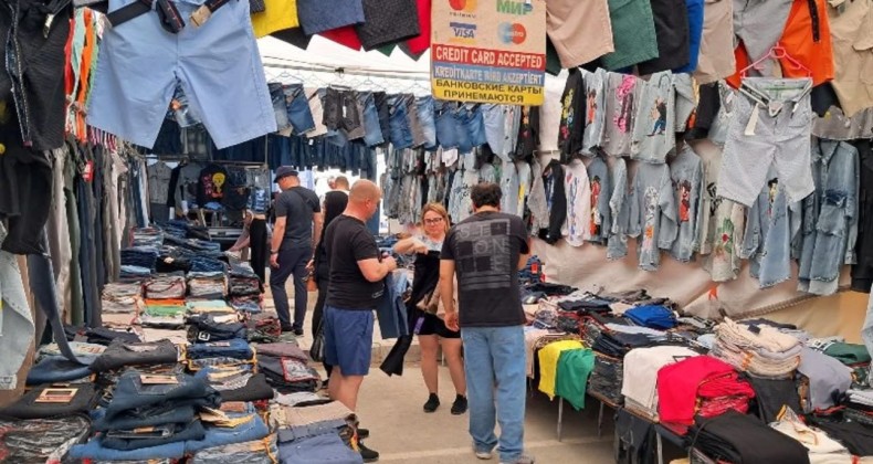 Antalya’da turistler pazarcı esnafının yüzü gülüyor – Birlik Haber Ajansı