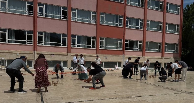 Bucak Mehmet Cadıl Anadolu Lisesi’nde Geleneksel Kavurma Şenliği coşkusu – Birlik Haber Ajansı