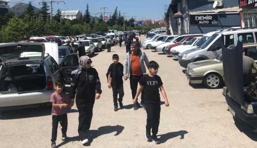 Isparta araba pazarı tıklım tıklım: Her hafta yoğun ilgi görüyor – Birlik Haber Ajansı