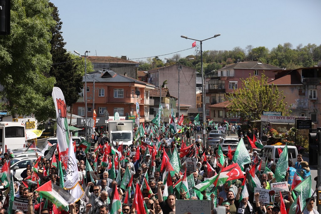 istanbulda-on-binler-gazze-icin-abd-konsolosluguna-yurudu-2.JPG