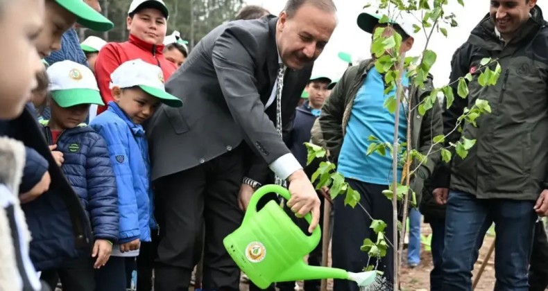 Isparta Valisi Erin’den Yakaören köyü halkıyla anlamlı fidan dikimi etkinliği – Birlik Haber Ajansı