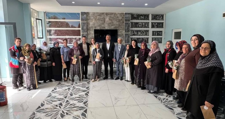 Isparta’da şehit anneleri onuruna Anneler Günü kahvaltısı düzenlendi – Birlik Haber Ajansı