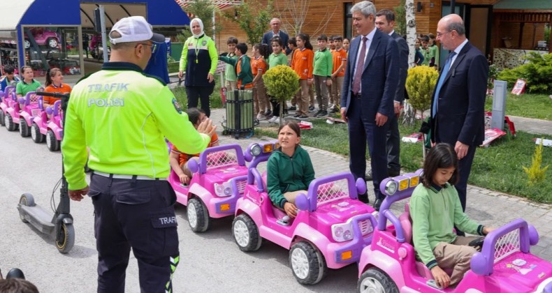 Selçuklu’da Başkan Pekyatırmacı’dan Trafik Eğitim Parkı’na ziyaret – Birlik Haber Ajansı