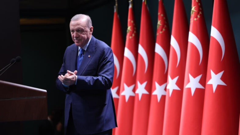 Cumhurbaşkanı Erdoğan, TBMM'de siyasi liderlerle görüştü